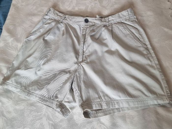 Short homme. T.40.