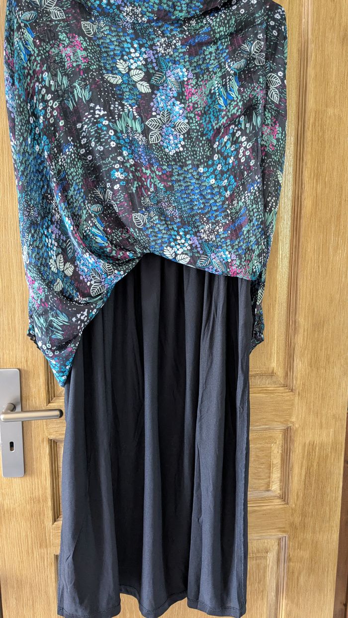 Robe longue à manches longues. - photo numéro 5