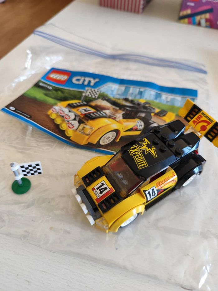 Lot 4 set Lego City 60126, 60106, 60108, 60113. Pompier, police, voiture de course, hélicoptère - photo numéro 5