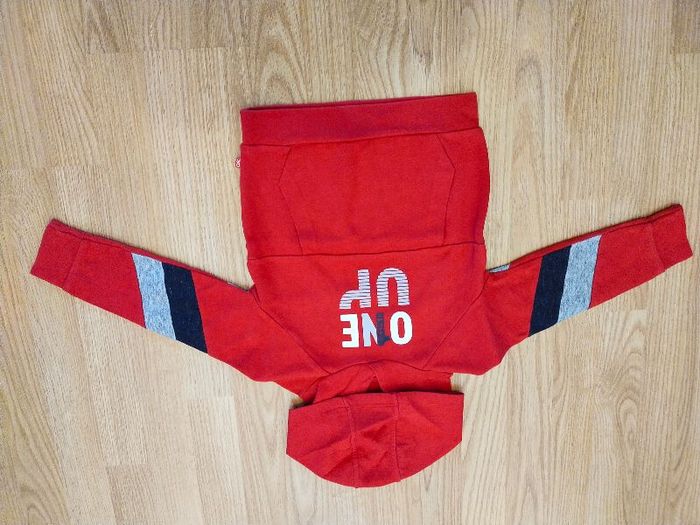 Sweat capuche rouge Okaïdi