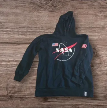 Pull nasa taille 16 ans