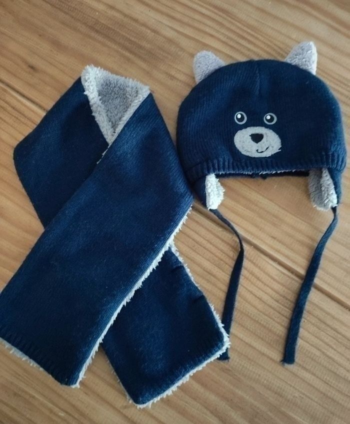 Ensemble bonnet écharpe comme neuf