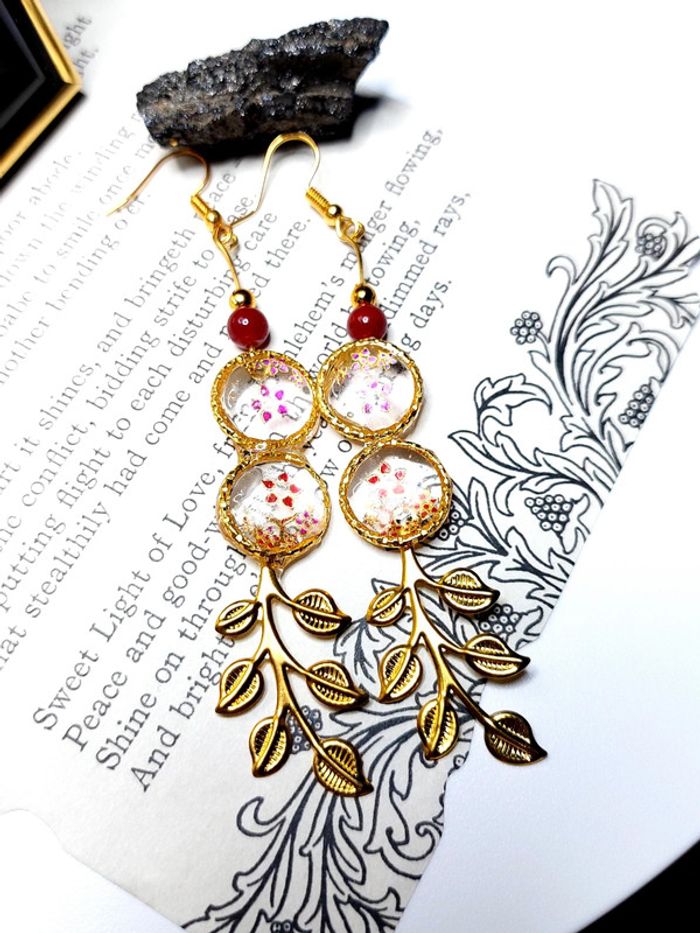 Magnifique paire de boucles d'oreilles pendantes style vintage bohème