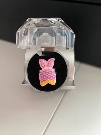 Très jolie bague ananas pour enfant avec son écrin