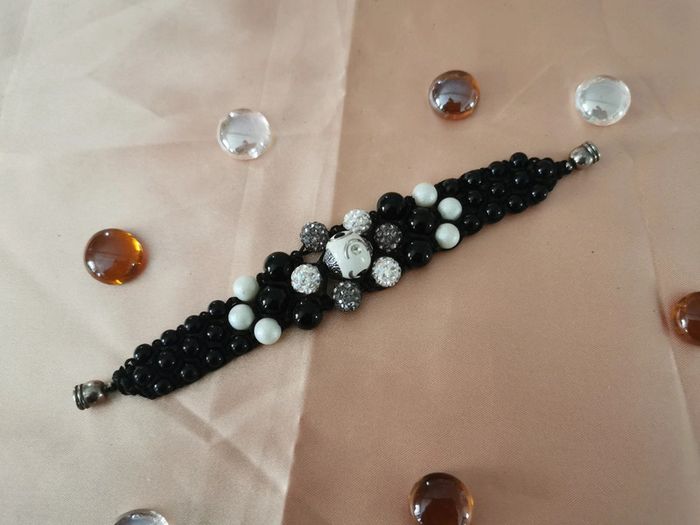 Bracelet. Noir. Gris. Blanc. Strass - photo numéro 3
