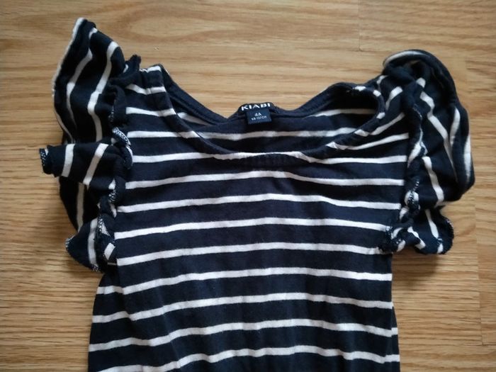 Robe bleue marine et blanche. Fille . Kiabi.
Taille 4 ans - photo numéro 4