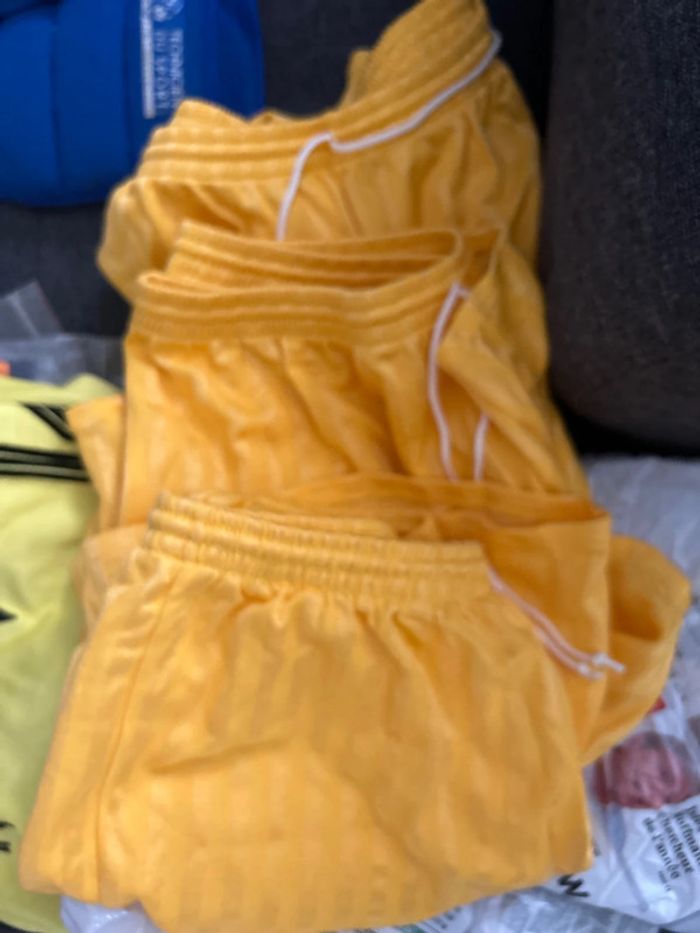 Short jaune sport - photo numéro 2