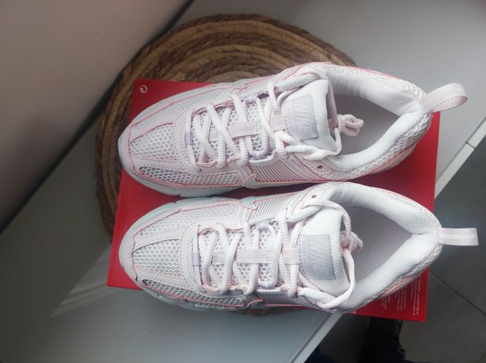 Baskets Nike vomero 5 - photo numéro 3