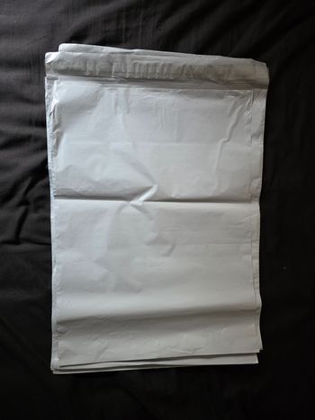 Pochette plastique colis