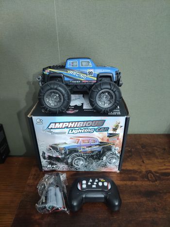 Voiture télécommandée