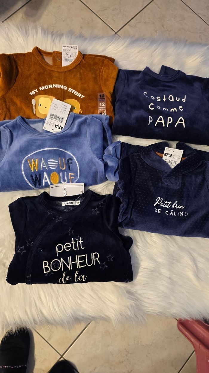 NEUFS !!!!! NON PORTÉS 🥰💙😍 lot pyjamas 12mois Garçon 😍💙🥰(ferme)