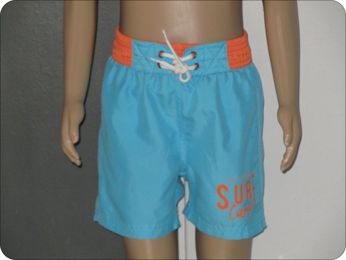 👦🏻 Short de bain 4 ans 👦🏻 - photo numéro 3