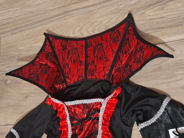 Magnifique ensemble de costume de vampire pour fille avec robe collier et accessoires - photo numéro 3