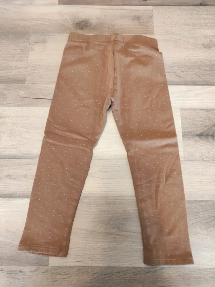 Legging Okaïdi étiqueté 6 ans mais taille 4 ans ! - photo numéro 4