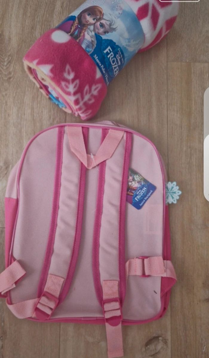 Lot sac a dos et plaid idéal pour la rentrée reine des neiges Frozen neuf - photo numéro 2