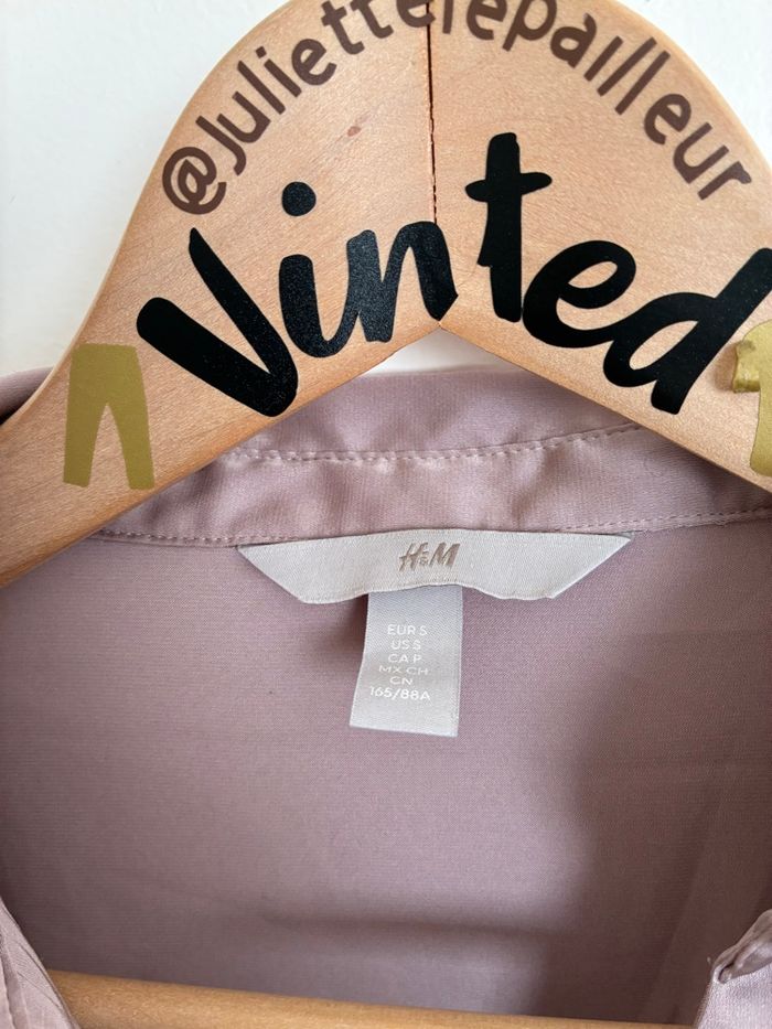 Chemise satinée mauve H&M – Taille S – Très bon état - photo numéro 4