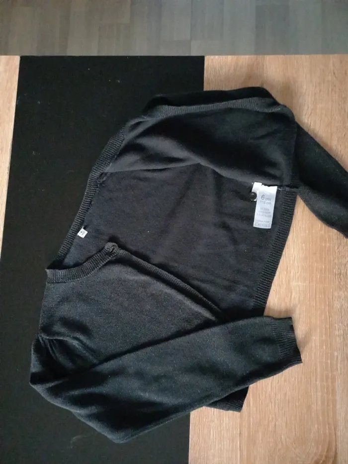 Gilet noir 6/8 ans - photo numéro 4