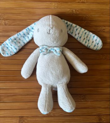 Doudou lapin crème écru noeud papillon klorane