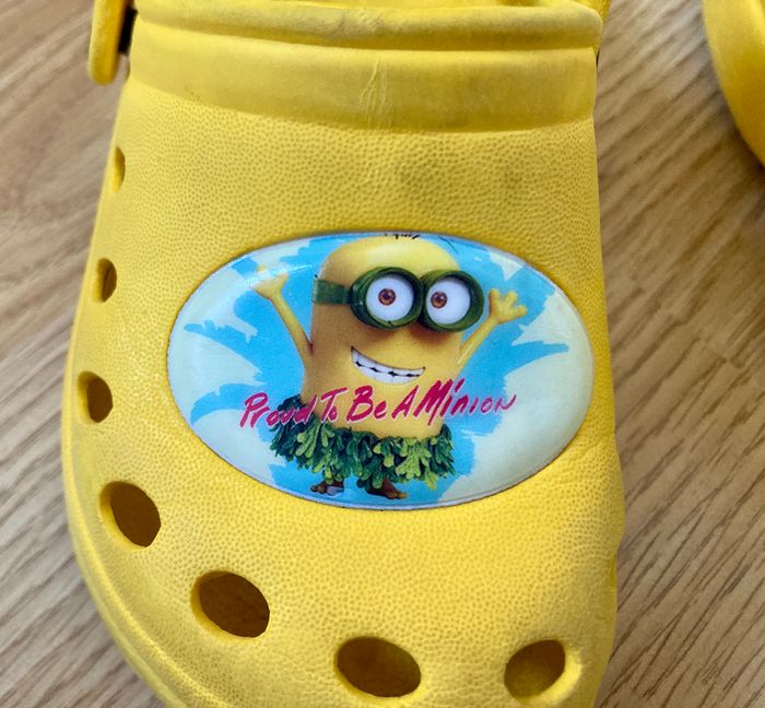 Crocs Minions - Pointure 26 / 27 - photo numéro 2