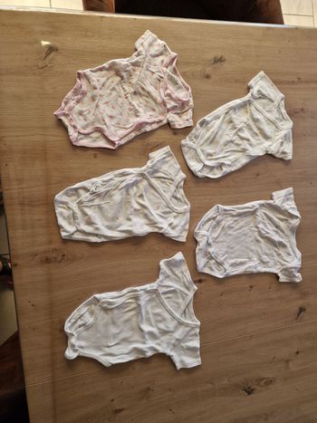 Lot de 5 bodys 6 mois