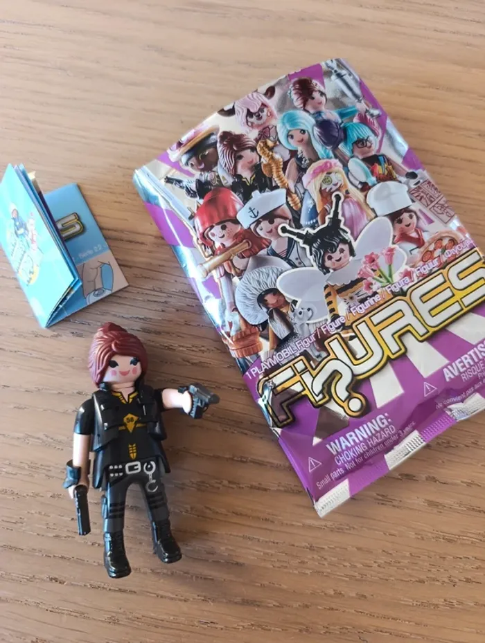 Playmobil personnage policière neuf