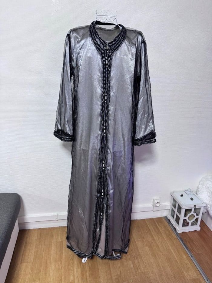 Robe takchita