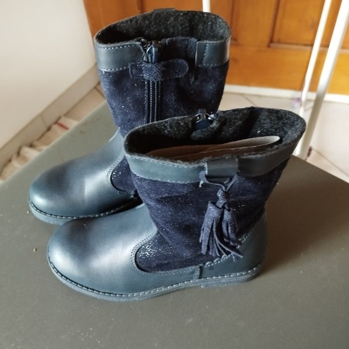 Magnifique bottes en cuir bleu marine avec des paillettes fourrées neuf avec étiquette - photo numéro 2