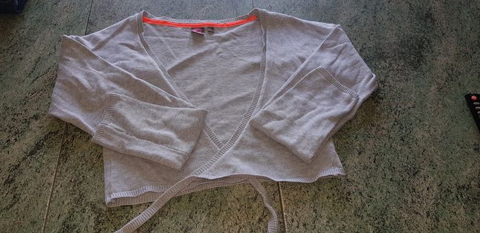 Boléro manches longues gris