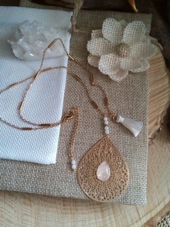 Collier bohème pierre de cristal de quartz