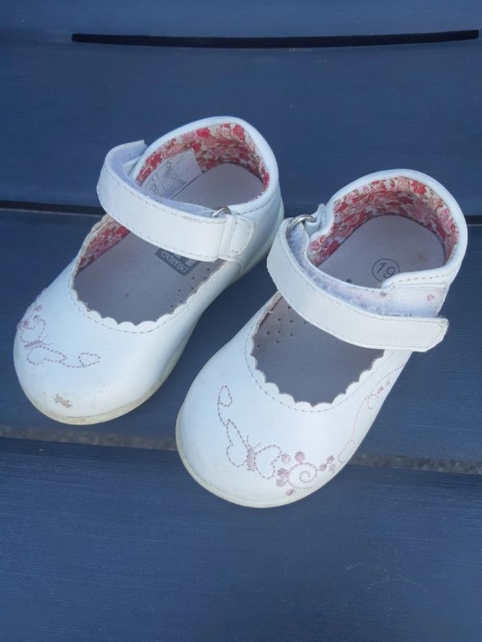 Chaussures fille pointure 19 - photo numéro 2