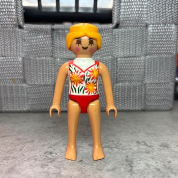 Personnage figurine femme playmobil