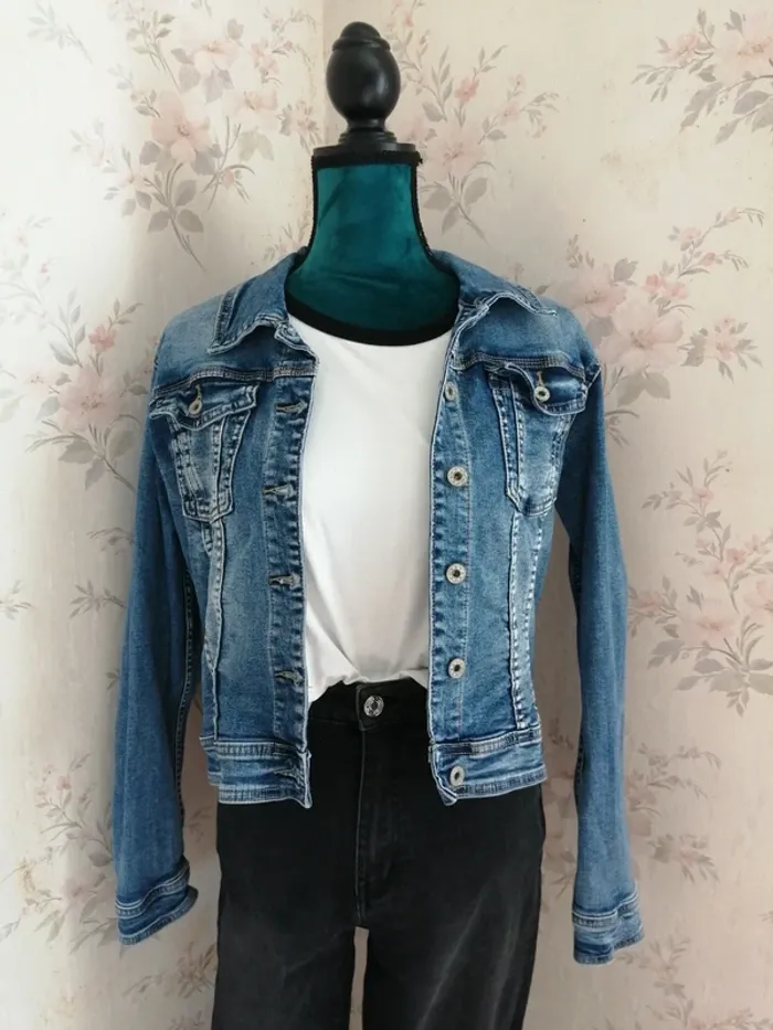 Veste en jeans bleu avec tête d'indien à strass dans le dos / boutique indépendante / (XL) - photo numéro 2
