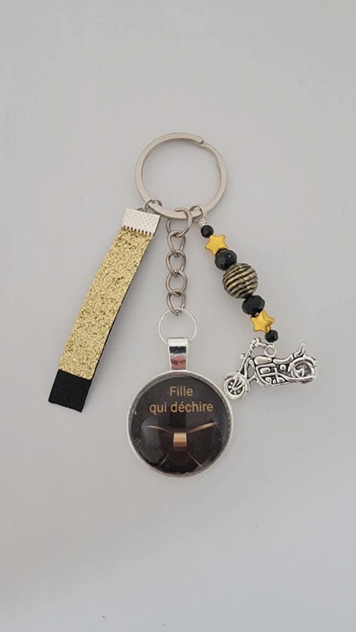 Cadeau ma fille, porte clé message bijoux de sac " une fille qui déchire "