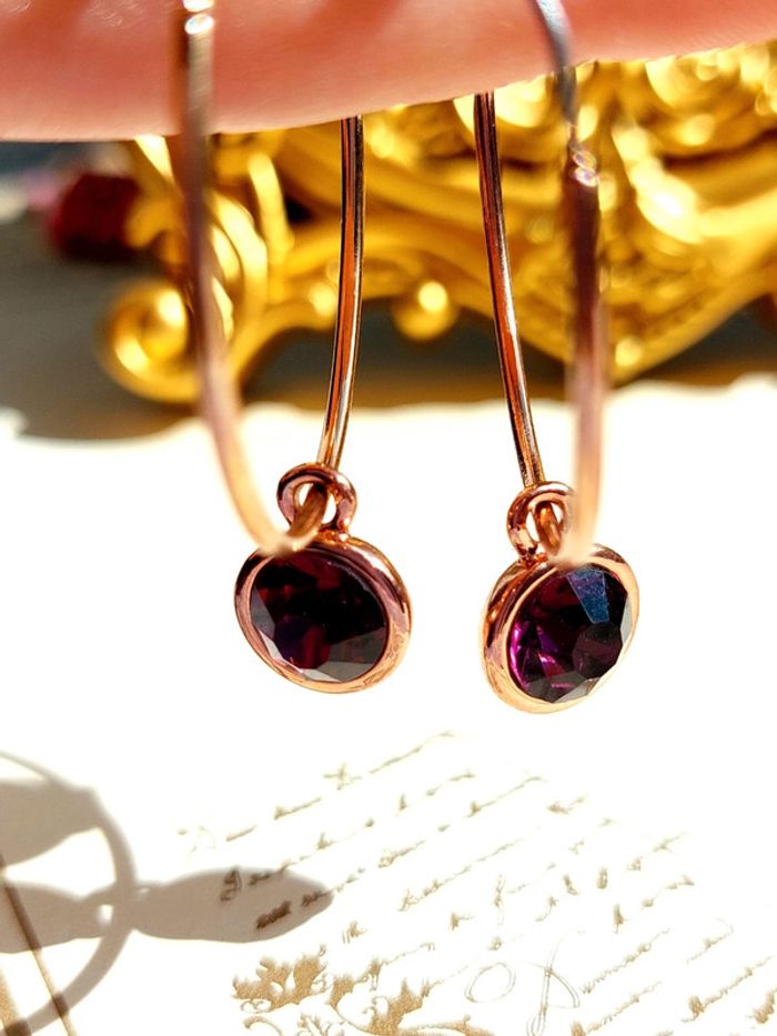 Paire de boucles d'oreilles créoles pierres violette - photo numéro 5