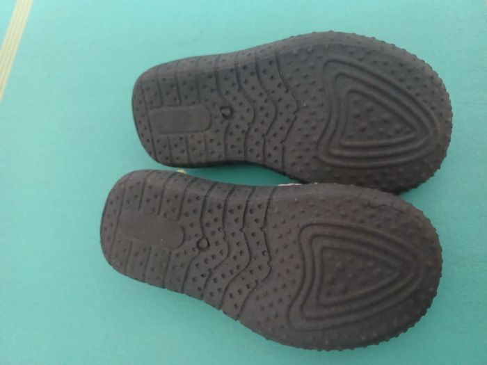 Chaussons d'eau décathlon . - photo numéro 4