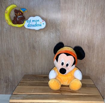 DY221 Doudou Mickey disney