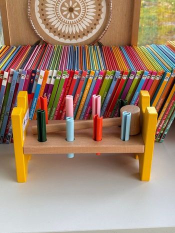 Jeu d’encastrement en bois - bébé - planche à clous 