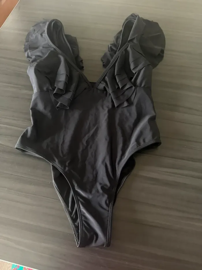 Maillot de bain à froufrou