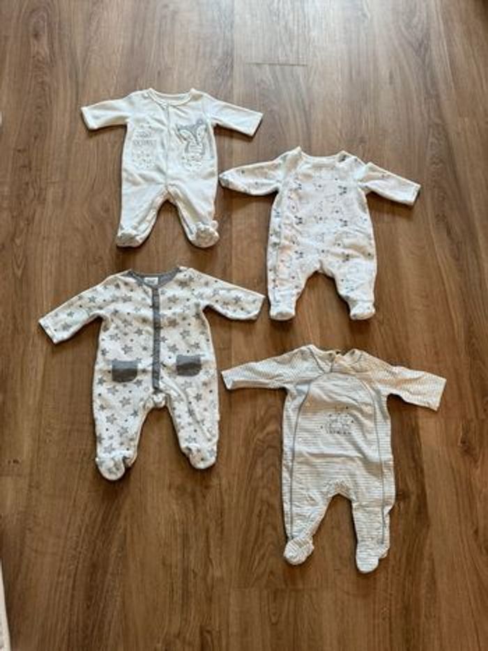 Lot de 4 pyjamas grenouillère bébé 1 mois très bon état Gemo Tape à l’œil