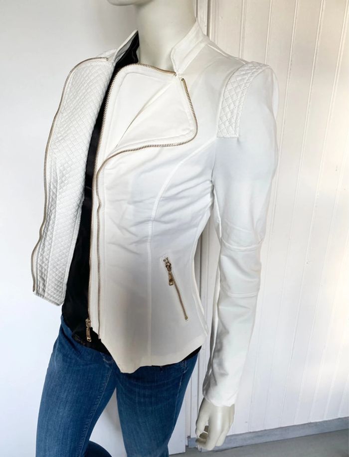 Veste style perfecto – Blanc cassé – Détails dorés – Taille 38/M – Excellent état - photo numéro 11