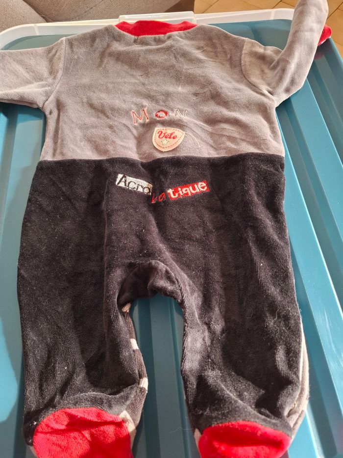 Pyjamas a rayures - photo numéro 3