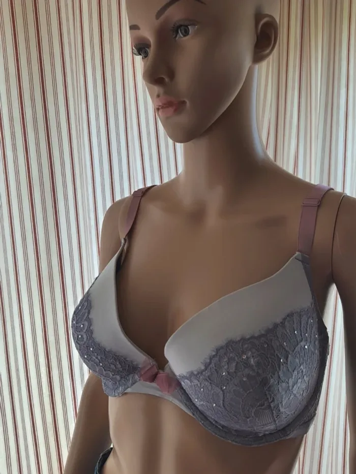 Jolie Soutiens-gorge Hunkemöller fr 95D - photo numéro 2