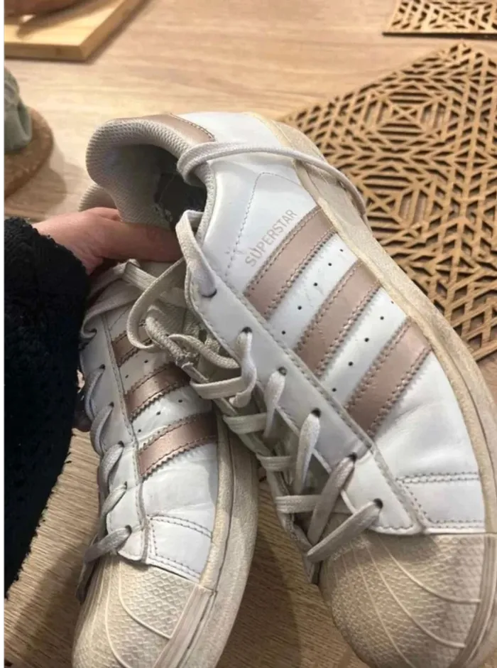 Basket  adidas  superstar  -  taille 40 - photo numéro 3