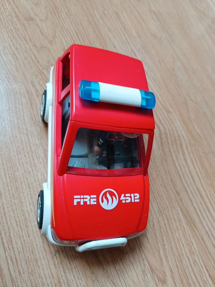 Voiture d'intervention du chef des pompiers Playmobil