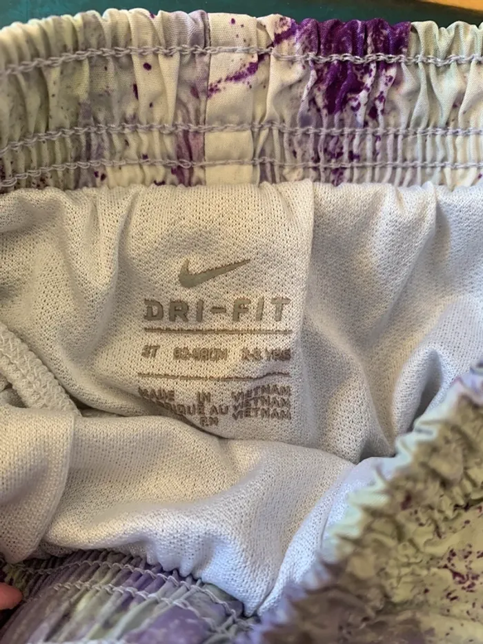 Ensemble nike short t-shirt taille 3 ans - photo numéro 3