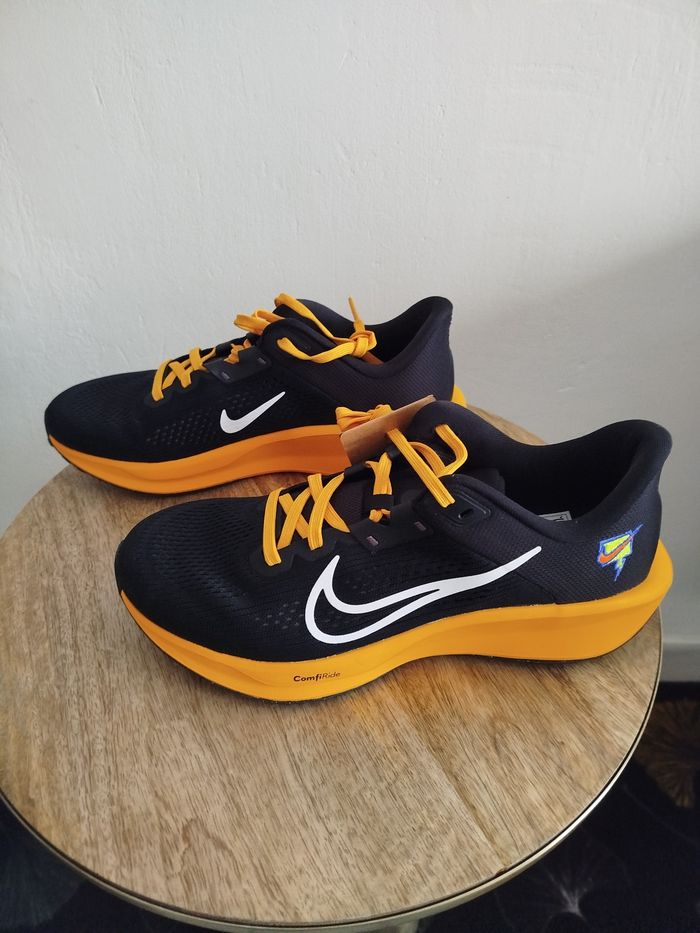 Baskets Nike T 42 - photo numéro 3