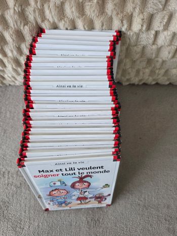 Lots de 30 livres max et lili