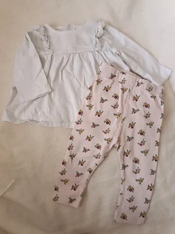 🎀 magnifique ensemble Kiabi haut blanc legging rose a fleur taille 6 mois 🎀