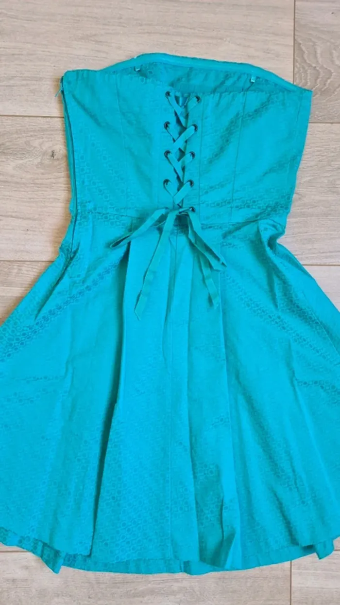 Robe Naf Naf 34 - photo numéro 3