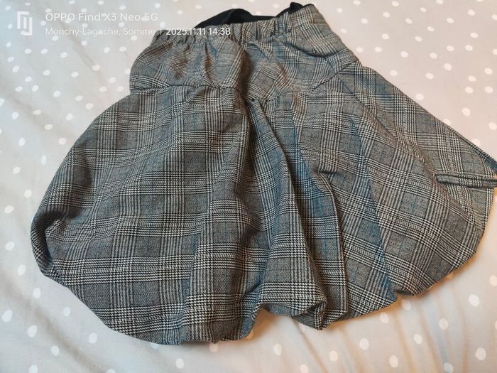 Jupe doublée 8ans Réduction jusqu'à -70% - photo numéro 3